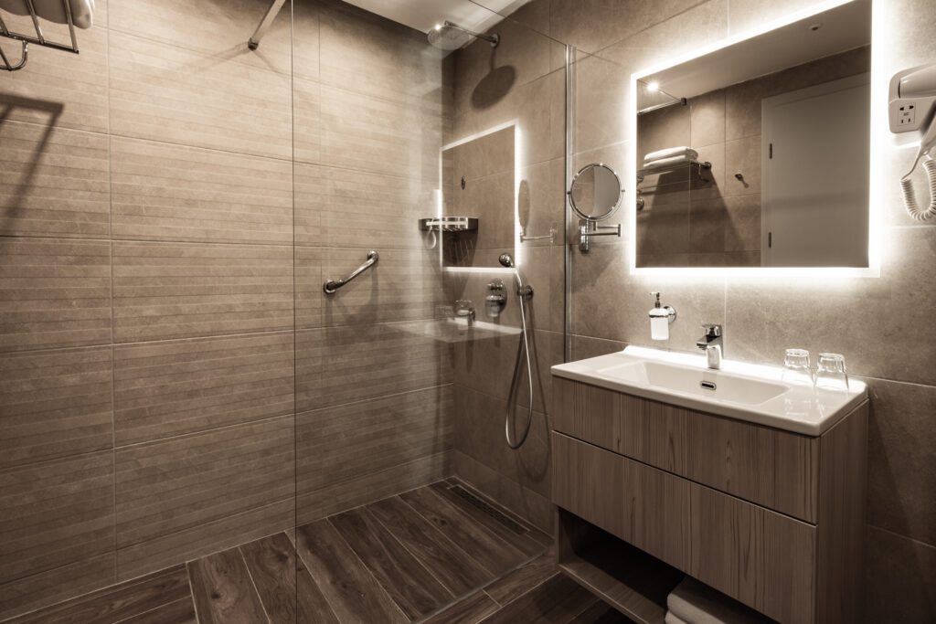 qawra-hotel-room-with-hottub1